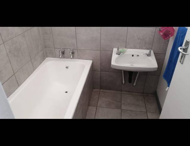 3 BEDROOM HOUSE SOLD IN STILFONTEIN EXT 2